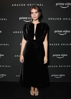 Felicity Jones feet photo thumbnail