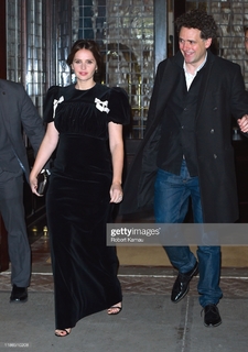 Felicity Jones feet photo thumbnail
