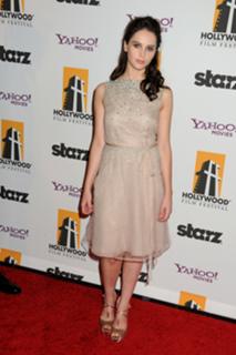 Felicity Jones feet photo thumbnail