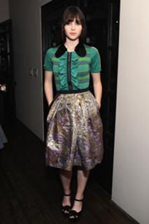 Felicity Jones feet photo thumbnail
