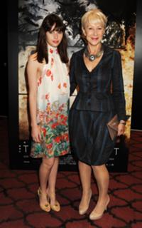 Felicity Jones feet photo thumbnail
