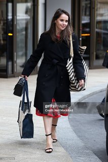 Felicity Jones feet photo thumbnail