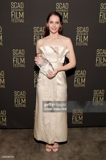 Felicity Jones feet photo thumbnail