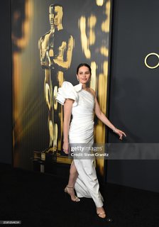 Felicity Jones feet photo thumbnail