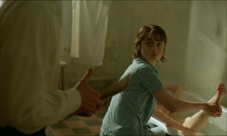 Felicity Jones feet photo thumbnail