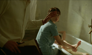 Felicity Jones feet photo thumbnail