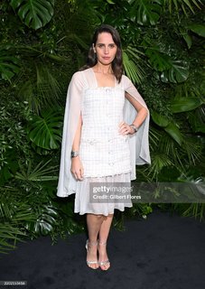 Felicity Jones feet photo thumbnail