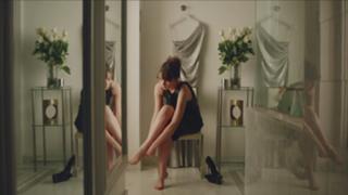 Felicity Jones feet photo thumbnail