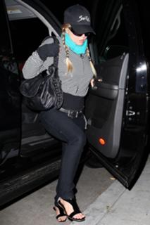 Fergie feet photo thumbnail