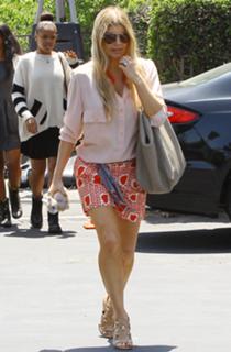 Fergie feet photo thumbnail