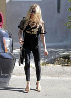 Fergie feet photo thumbnail