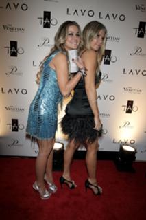 Fergie feet photo thumbnail