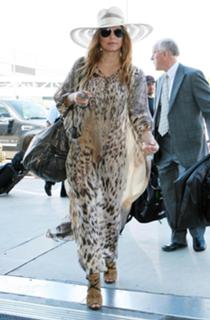 Fergie feet photo thumbnail