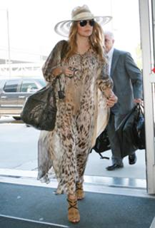Fergie feet photo thumbnail