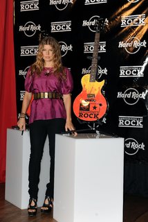 Fergie feet photo thumbnail