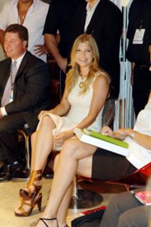 Fergie feet photo thumbnail