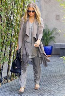 Fergie feet photo thumbnail