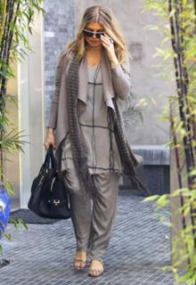 Fergie feet photo thumbnail