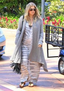 Fergie feet photo thumbnail