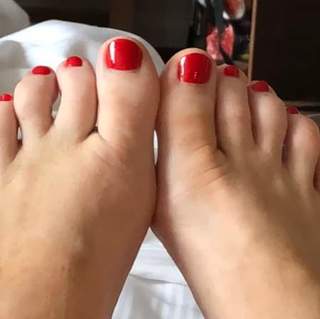 Fern Britton feet photo 2