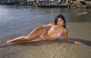Fernanda Brandao feet photo thumbnail