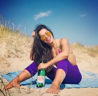 Fernanda Brandao feet photo thumbnail