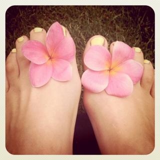 Fernanda Castillo feet photo thumbnail