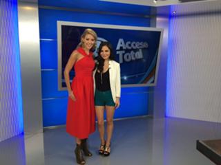 Fernanda Castillo feet photo thumbnail