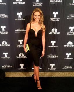 Fernanda Castillo feet photo thumbnail
