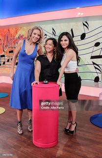 Fernanda Castillo feet photo thumbnail