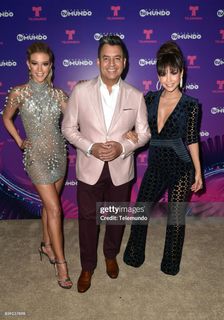 Fernanda Castillo feet photo thumbnail