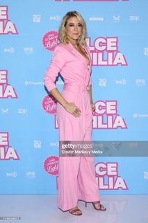 Fernanda Castillo feet photo thumbnail