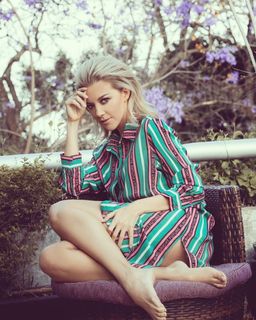 Fernanda Castillo feet photo thumbnail