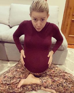 Fernanda Castillo feet photo thumbnail