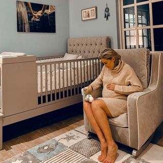 Fernanda Castillo feet photo thumbnail