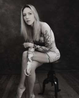 Fernanda Castillo feet photo thumbnail