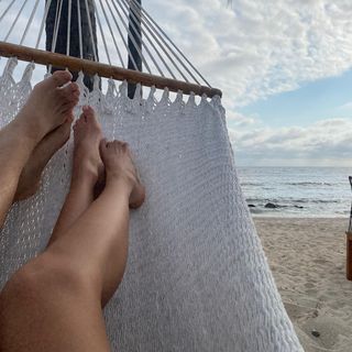 Fernanda Castillo feet photo thumbnail