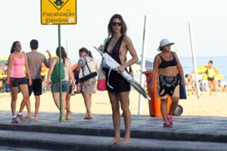 Fernanda Lima feet photo thumbnail