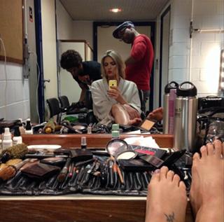 Fernanda Lima feet photo thumbnail