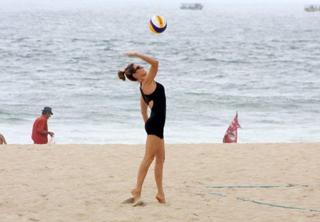Fernanda Lima feet photo thumbnail
