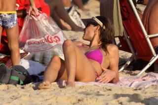 Fernanda Lima feet photo thumbnail