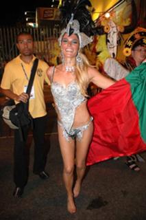 Fernanda Lima feet photo thumbnail