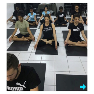 Fernanda Lima feet photo thumbnail