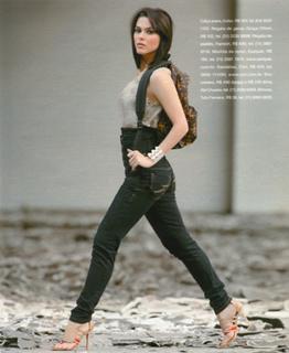 Fernanda Machado feet photo thumbnail