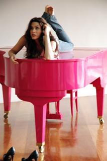 Fernanda Machado feet photo thumbnail