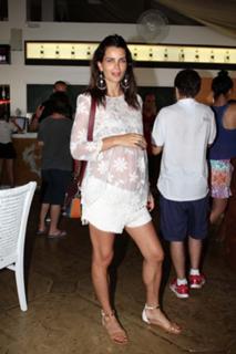 Fernanda Motta feet photo 1