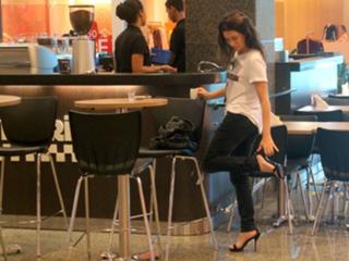 Fernanda Paes Leme feet photo thumbnail