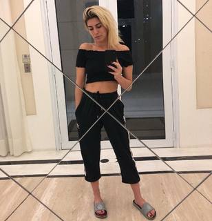 Fernanda Paes Leme feet photo thumbnail