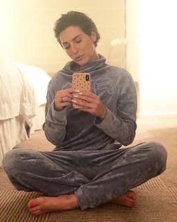 Fernanda Paes Leme feet photo thumbnail