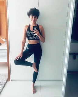 Fernanda Paes Leme feet photo thumbnail